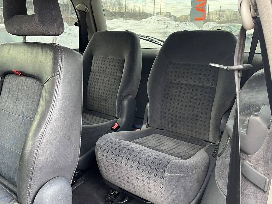 Volkswagen Sharan, 2003г., передний привод, автомат