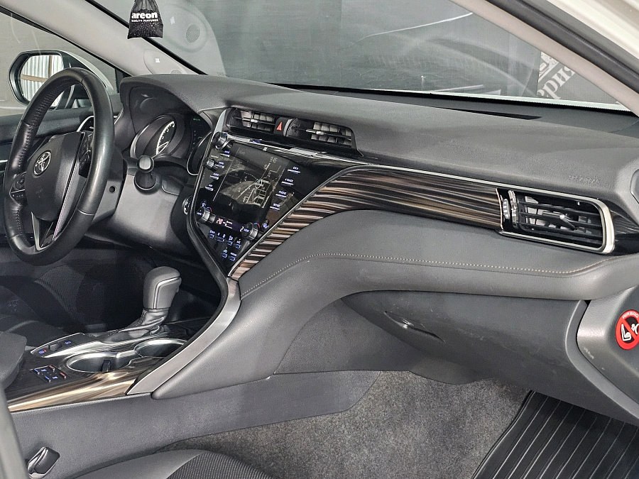 Toyota Camry, 2020г., передний привод, автомат