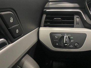 Audi A4, 2020г, передний привод, робот