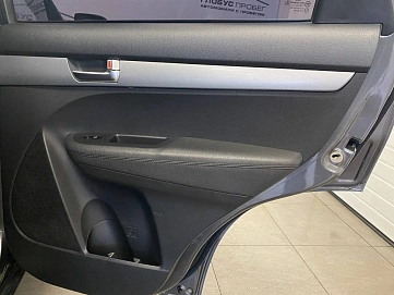 Kia Sorento, 2013г, передний привод, автомат