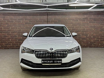 Skoda Superb, 2022г, передний привод, робот