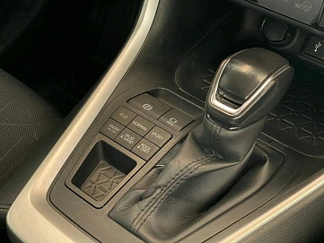 Toyota RAV4, 2020г, передний привод, вариатор