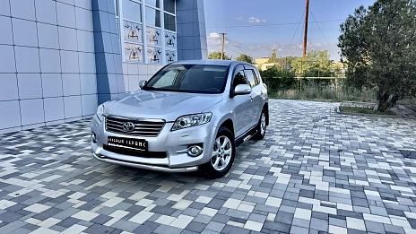 Toyota RAV4, 2011г, полный привод, вариатор