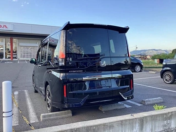 Honda Stepwgn, 2018г, полный привод, вариатор
