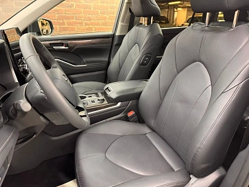 Toyota Highlander, 2025г, полный привод, автомат