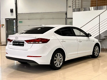 Hyundai Elantra, 2018г, передний привод, механика