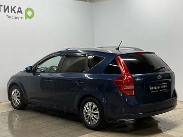 Kia Ceed, 2010г, передний привод, автомат