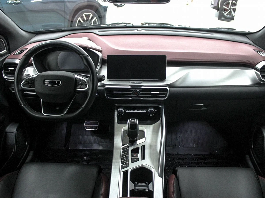 Geely Coolray, 2021г., передний привод, робот