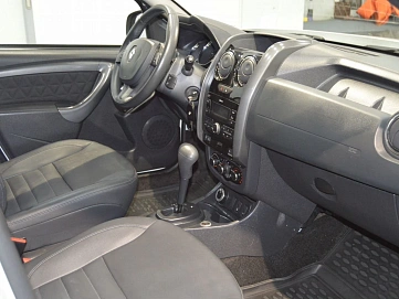 Renault Duster, 2017г, полный привод, автомат