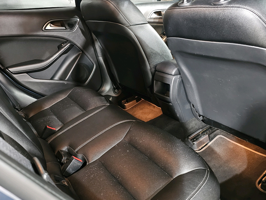 Mercedes-Benz , 2019г., передний привод, робот
