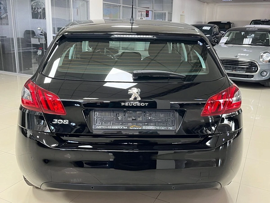 Peugeot 308, 2020г., передний привод, автомат