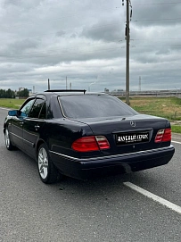 Mercedes-Benz E-Класс, 1998г, задний привод, автомат