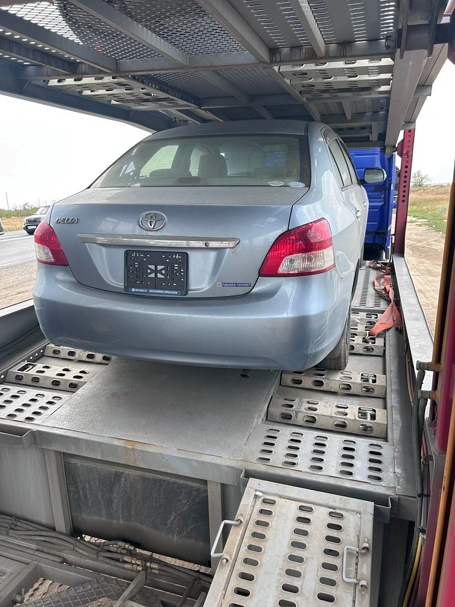 Toyota Belta, 2010г., передний привод, вариатор