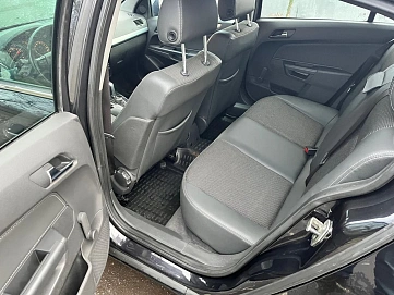 Opel Astra, 2010г, передний привод, автомат