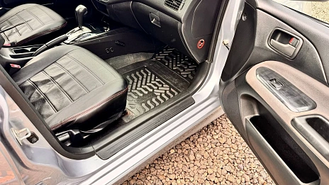 Mitsubishi Lancer, 2005г, передний привод, механика