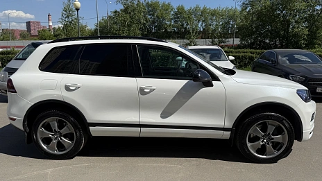 Volkswagen Touareg, 2011г, полный привод, автомат