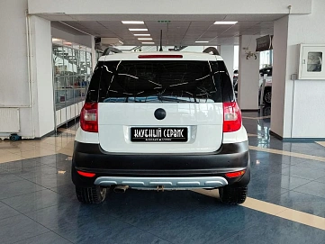 Skoda Yeti, 2011г, передний привод, механика
