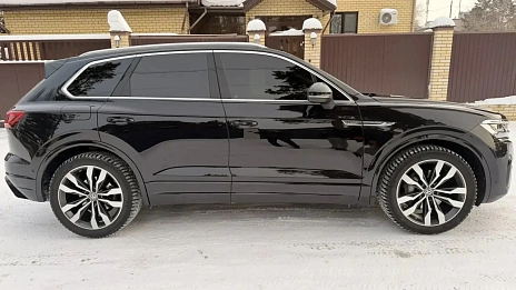 Volkswagen Touareg, 2018г, полный привод, автомат