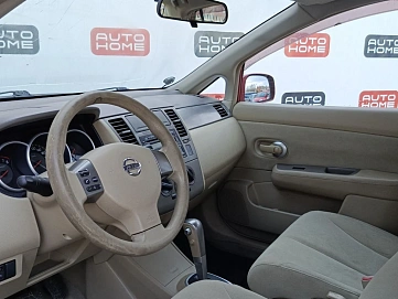 Nissan Tiida, 2010г., передний привод, автомат