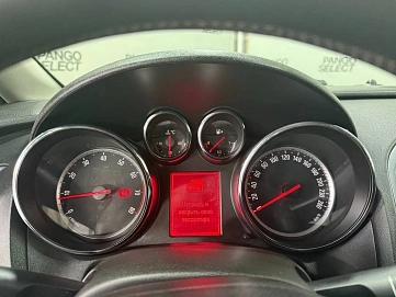 Opel Astra, 2013г, передний привод, механика