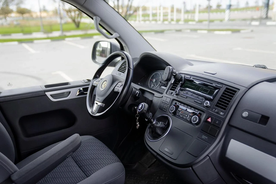 Volkswagen Caravelle, 2013г., полный привод, механика