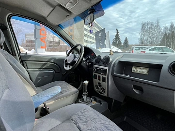 Renault Logan, 2006г, передний привод, механика