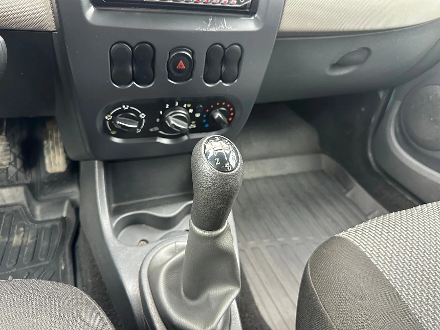 Renault Logan, 2013г., передний привод, механика