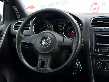 Volkswagen Golf, 2012г, передний привод, механика