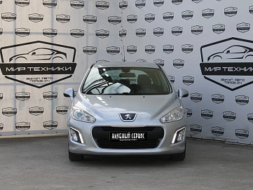 Peugeot 308, 2012г, передний привод, автомат
