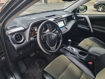 Toyota RAV4, 2016г, полный привод, вариатор
