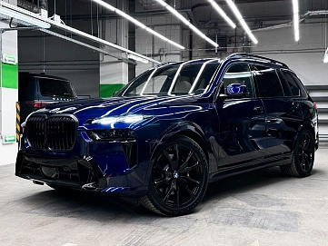 BMW X7, 2025г, полный привод, автомат