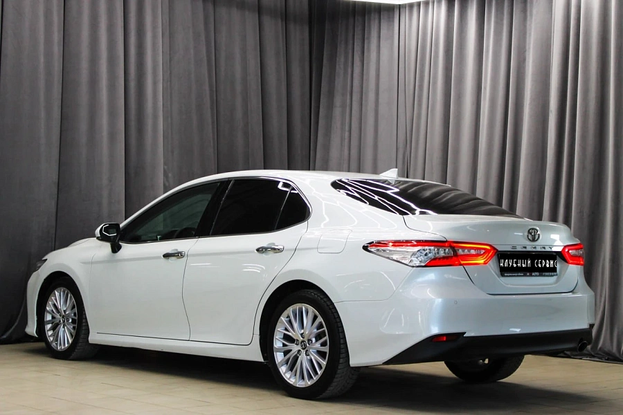 Toyota Camry, 2019г., передний привод, автомат