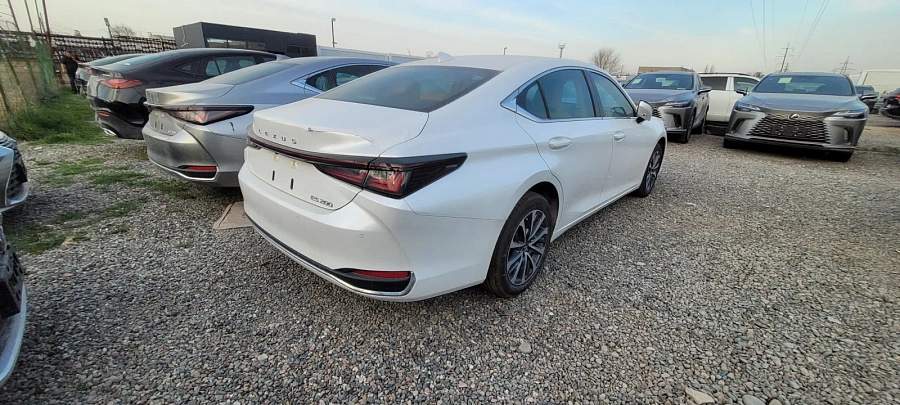 Lexus ES, 2025г., передний привод, вариатор
