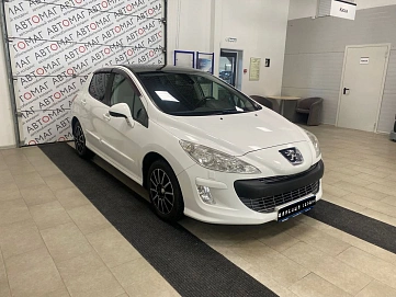 Peugeot 308, 2010г, передний привод, механика