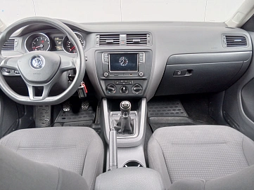 Volkswagen Jetta, 2015г, передний привод, механика