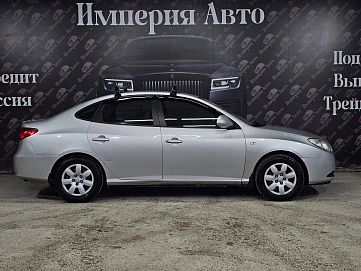 Hyundai Elantra, 2009г, передний привод, автомат