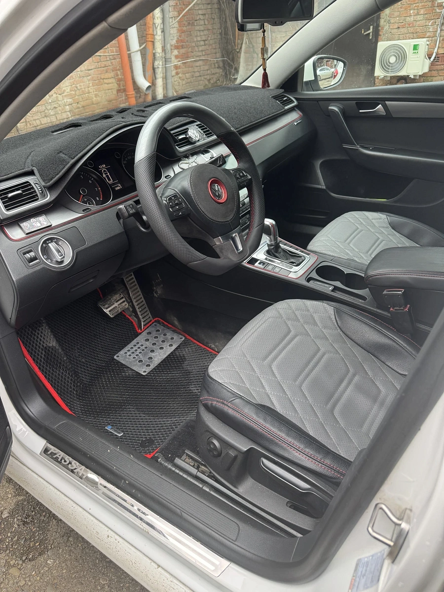 Volkswagen Passat, 2011г., передний привод, робот