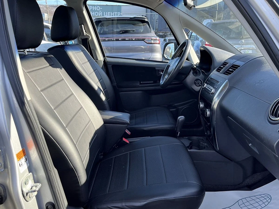 Suzuki SX4, 2010г., передний привод, автомат