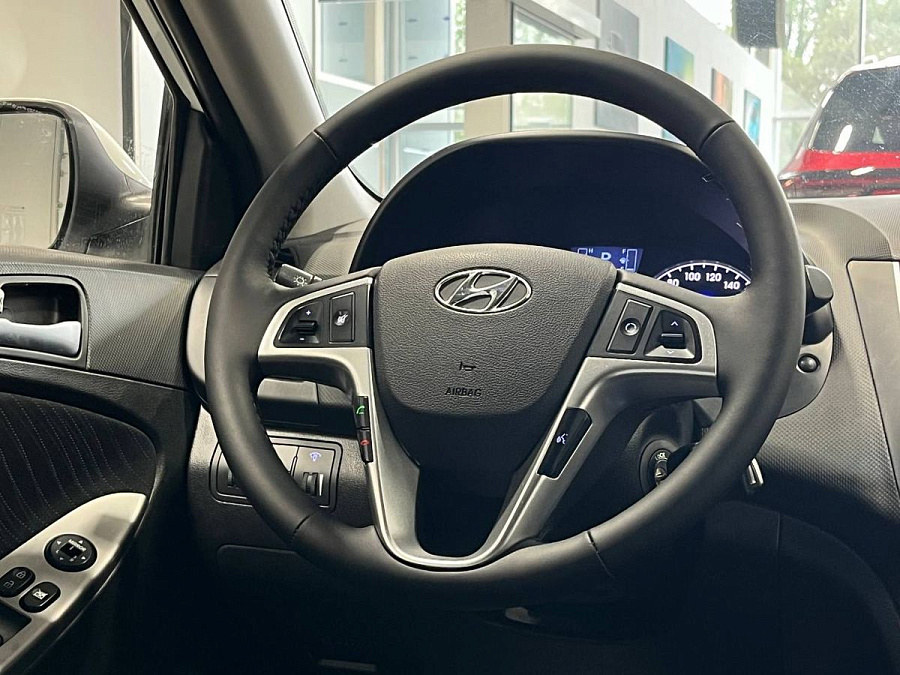 Hyundai Solaris, 2016г., передний привод, автомат