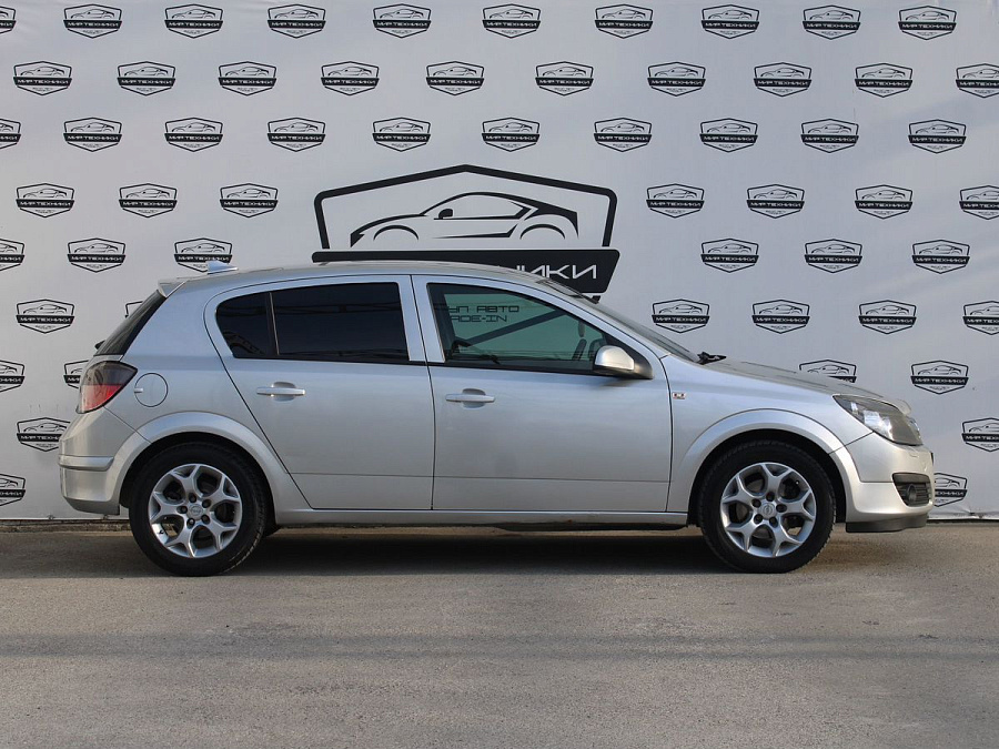 Opel Astra, 2006г., передний привод, автомат
