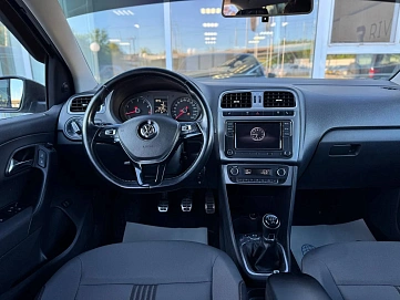 Volkswagen Polo, 2016г, передний привод, механика