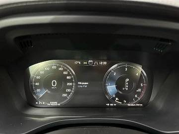 Volvo XC60, 2019г, полный привод, автомат