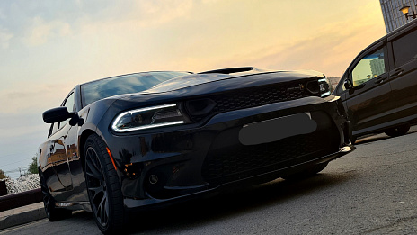 Dodge Charger, 2017г, задний привод, автомат