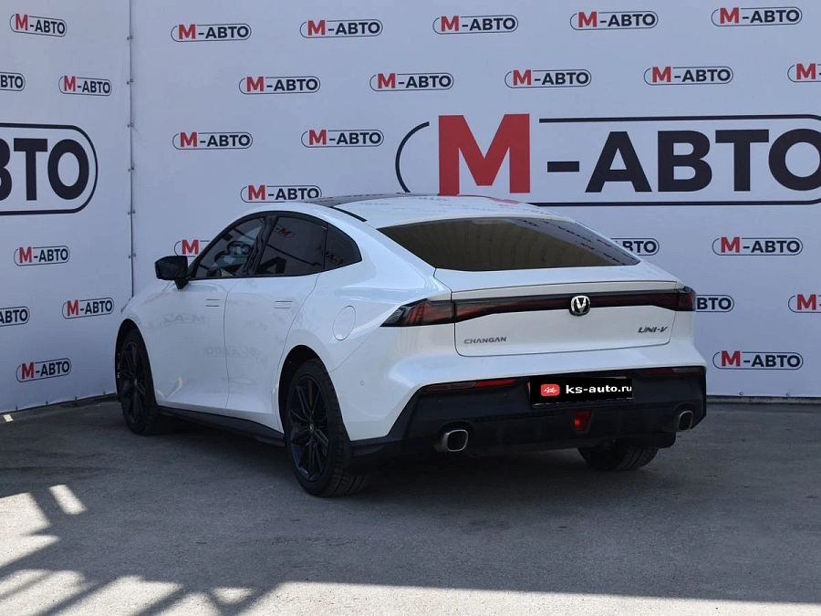 Changan UNI-V, 2024г., передний привод, робот