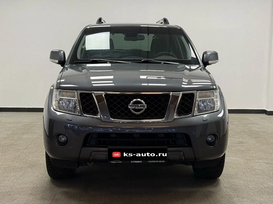 Nissan Pathfinder, 2011г., полный привод, механика