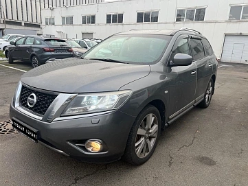 Nissan Pathfinder, 2015г, полный привод, вариатор