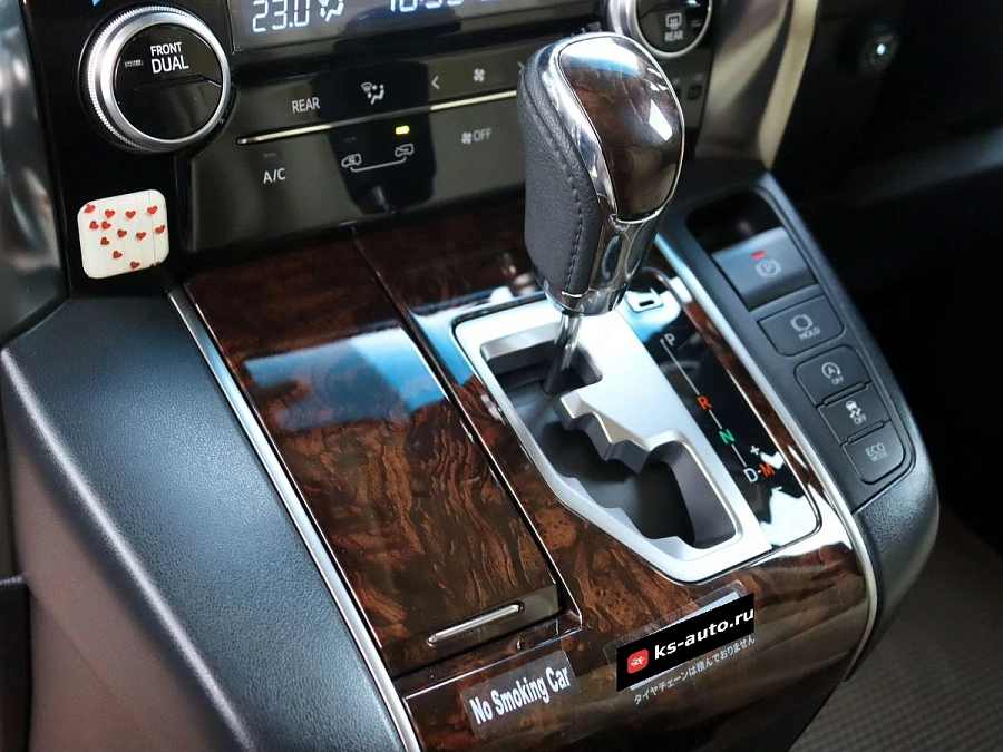 Toyota Alphard, 2019г., полный привод, вариатор