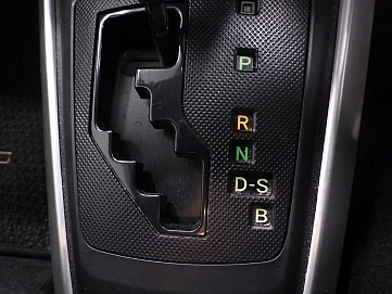 Toyota Corolla, 2015г, передний привод, вариатор