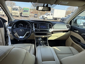 Toyota Highlander, 2014г, полный привод, автомат