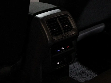 Volkswagen Tiguan, 2021г, передний привод, робот